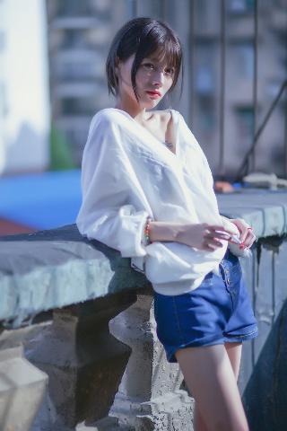 欧美大妈的LOGO