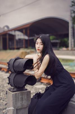 被C哭着爬又被挺进H快穿
