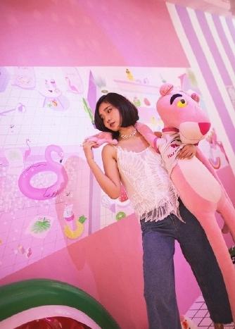 少妇边喂奶边挵进去A片小说