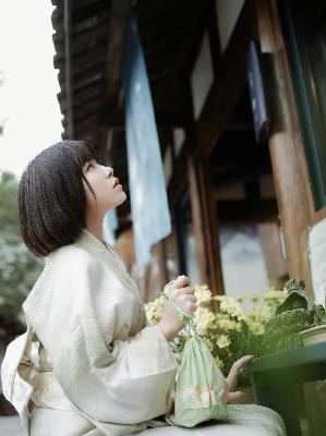 被部长玩弄的人妻HD