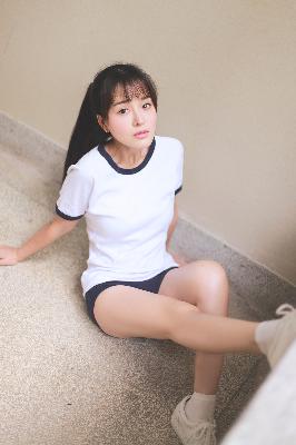 小受穿到兽世被浇灌的小说