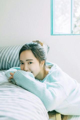 局长边摸边吃奶边做爰