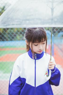 苏晴忘穿内裤坐公交车被揉到视频
