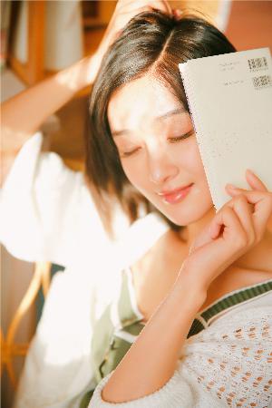 女人张开腿让男人添