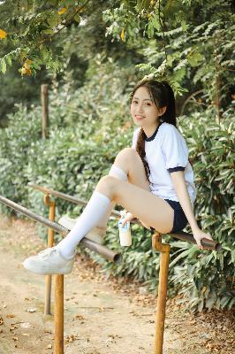 中国白嫩丰满人妻VIDEOS