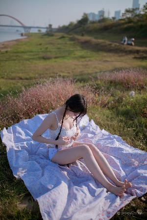青青河边草高清免费观看