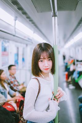 迷人的人妻HHD语中字