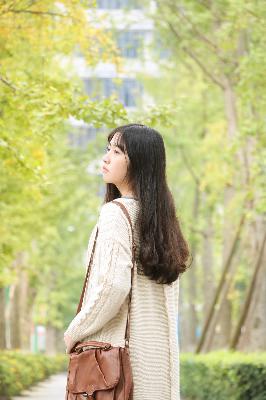 小婕子伦流澡到高潮视频