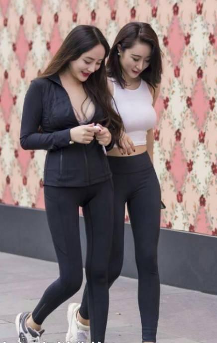 女人荫蒂被添全过程频