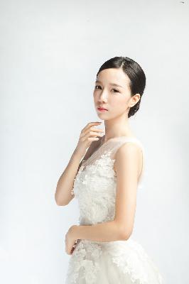 人妻被按摩师玩弄到潮喷